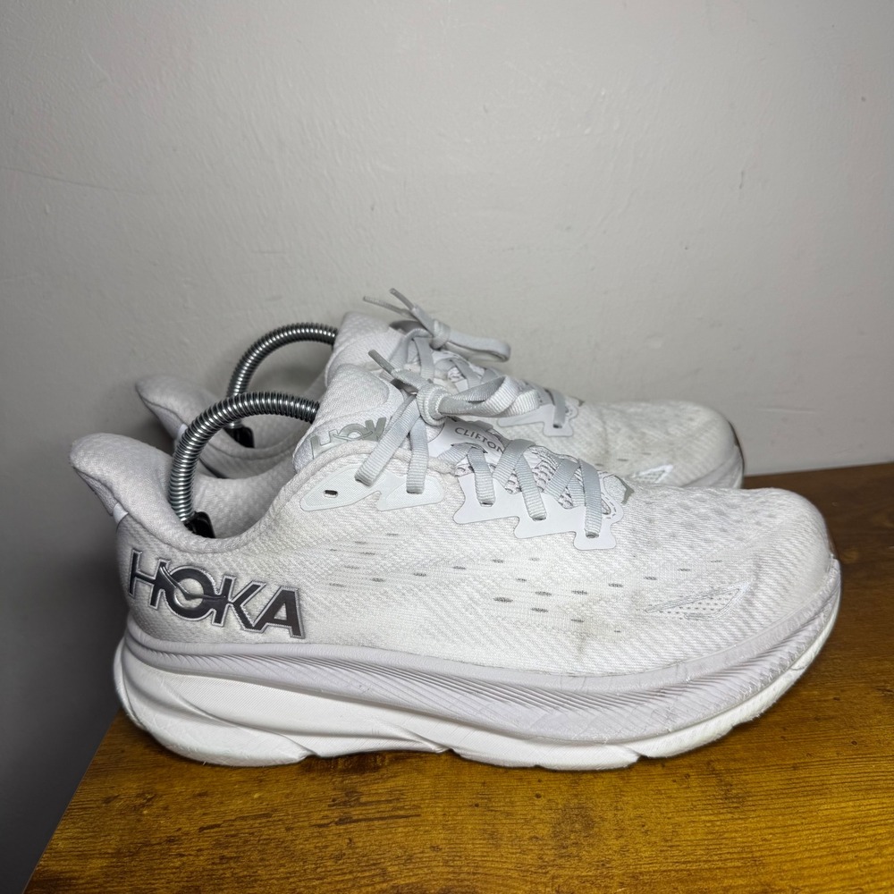 Hoka Clifton 9 Running Shoes Womens Size 9 White 1127896 NCWT